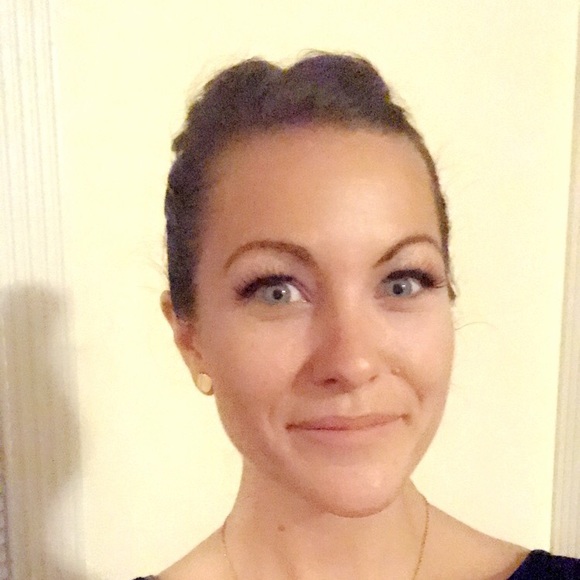 Profile Picture of Kasey Ciolfi (@kciolfi) on Poshmark