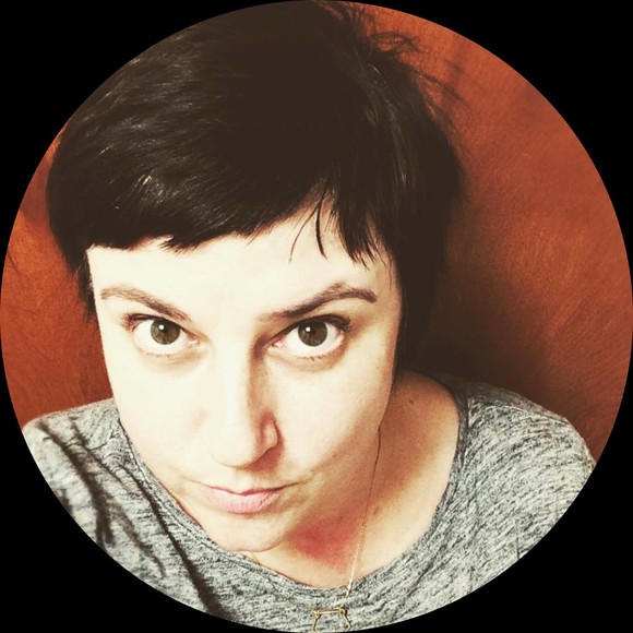 Profile Picture of Lara Murphy (@urbanroutine) on Poshmark