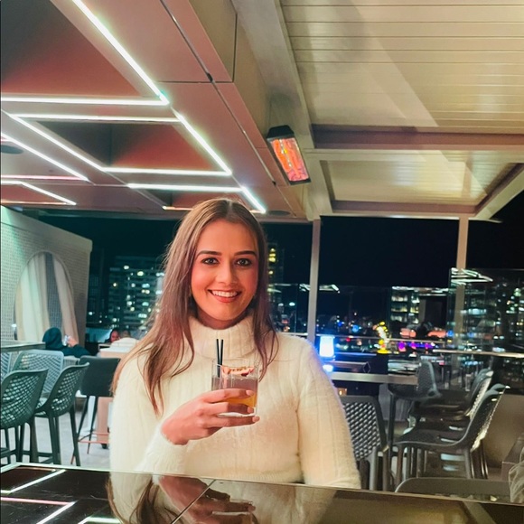 Amrit Kaur - Poshmark Profile Picture of Amrit Kaur (@amrit31) on Poshmark