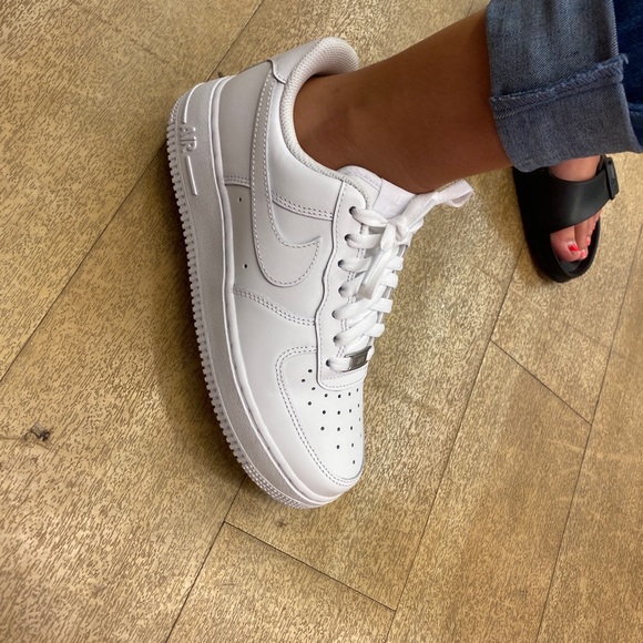 Profile Picture of Savannah Tanner (@savannah01133) on Poshmark