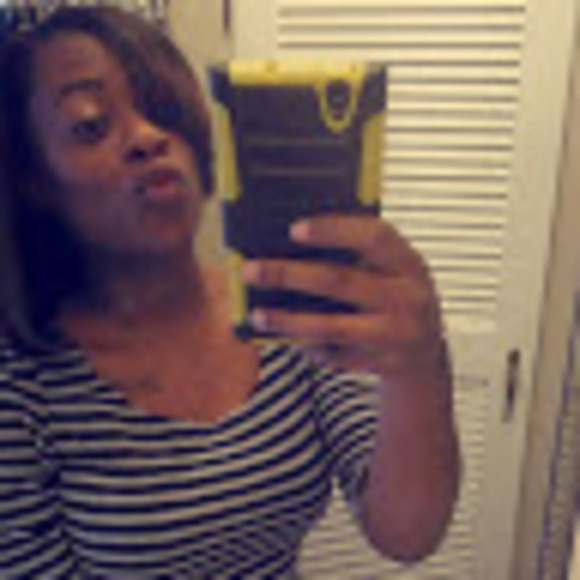 Rishaa Statham - Poshmark Profile Picture of Rishaa Statham (@osstatham) on Poshmark