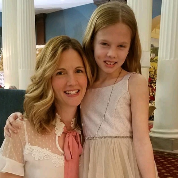 Profile Picture of Leah Ayers (@leahayers4) on Poshmark