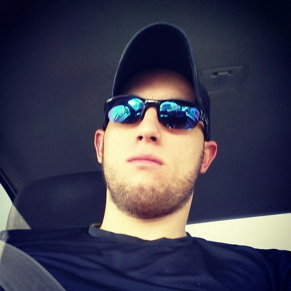 Profile Picture of Alex Mancillas (@mancillasalex) on Poshmark