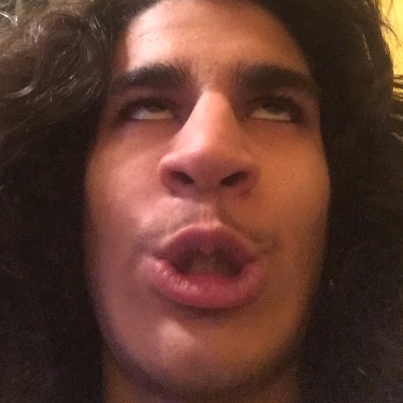 Profile Picture of Julian Reiss (@yaguy98) on Poshmark