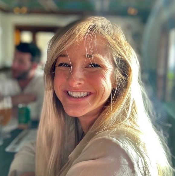 Leen Cecola - Poshmark Profile Picture of Leen Cecola (@ccecola) on Poshmark