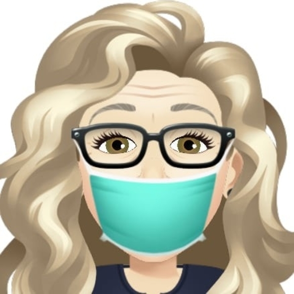 Profile Picture of Cindy Caverley (@christalcave) on Poshmark