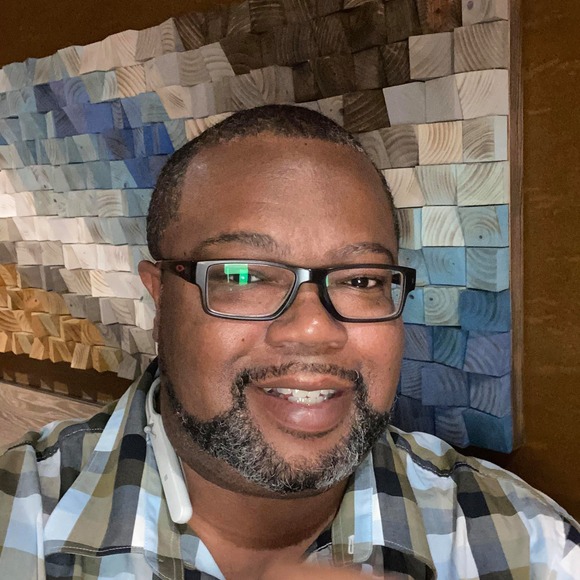 Profile Picture of Teddy Cooke (@teddyc21) on Poshmark