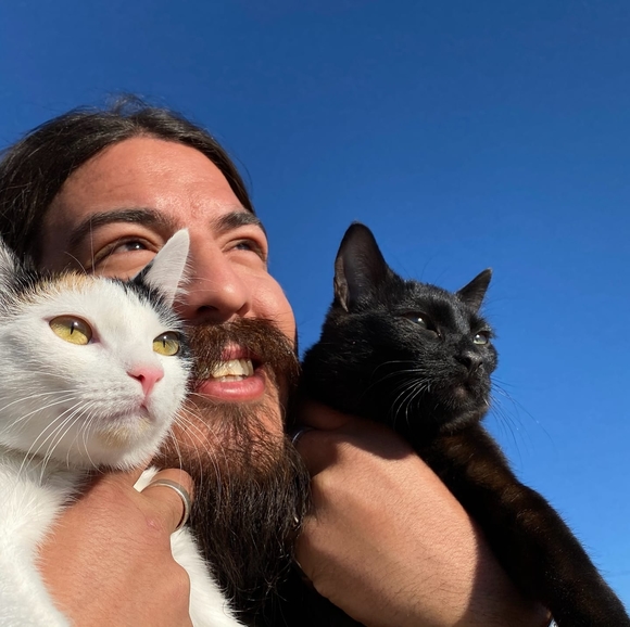 Profile Picture of James Kalman (@drunken_yogi) on Poshmark