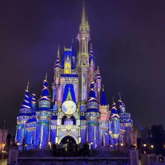 Profile Picture of Catherine Perreault (@catou_per) on Poshmark