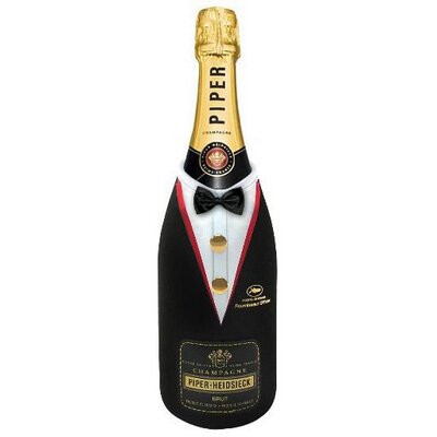 Profile Picture of Piper Heidsieck (@pipercannesUK) on Twitter