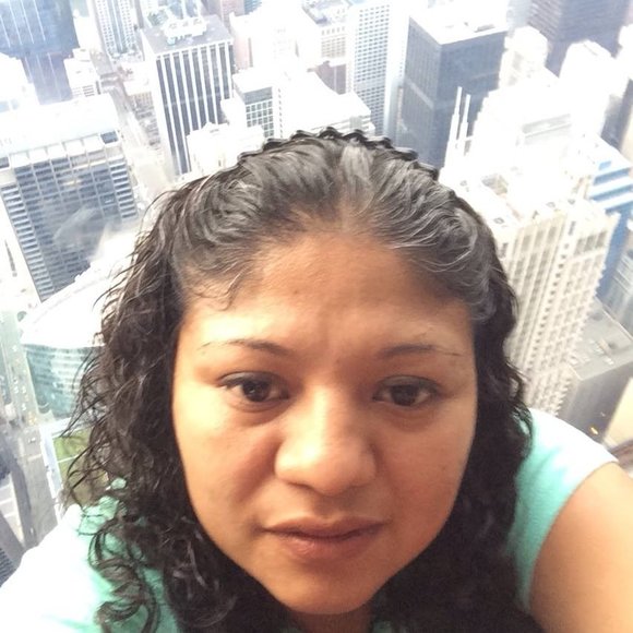 Profile Picture of Mari Enriquez (@jairjaciel) on Poshmark