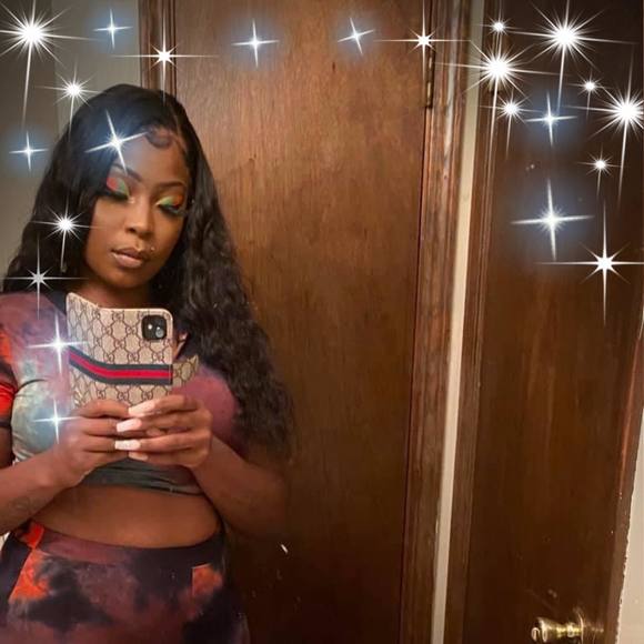 Profile Picture of Reese's Cups (@elmerishadavis2) on Poshmark