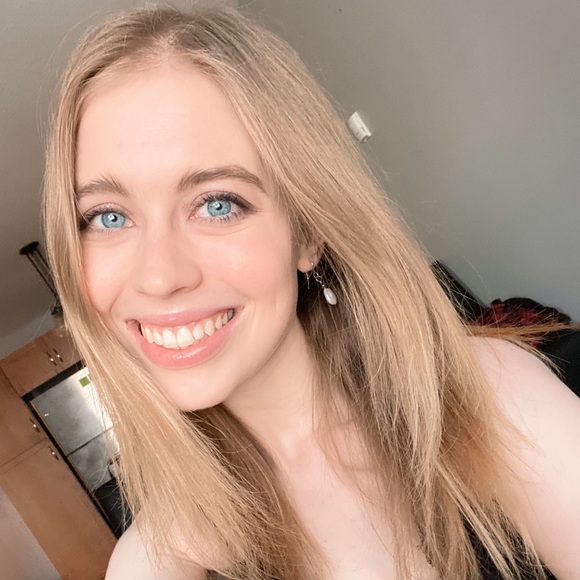 Brenna Triffo - Poshmark Profile Picture of Brenna Triffo (@brennatriffo) on Poshmark