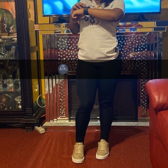 Profile Picture of Keyona Evans (@keyona_e) on Poshmark