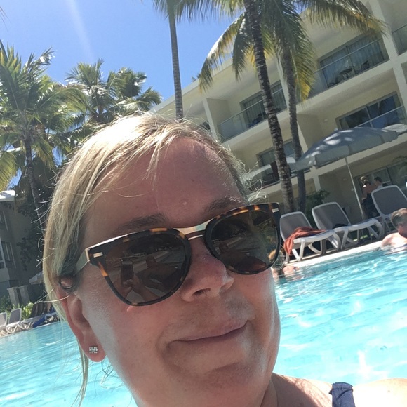 Profile Picture of Chantal Belisle (@chanchan2010) on Poshmark