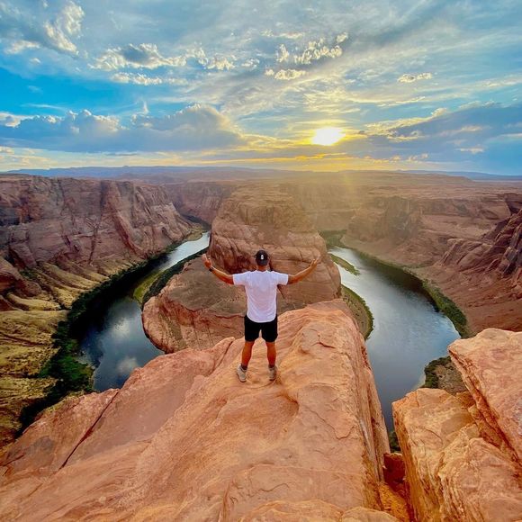 Profile Picture of Chris Conaboy (@conaboy) on Poshmark