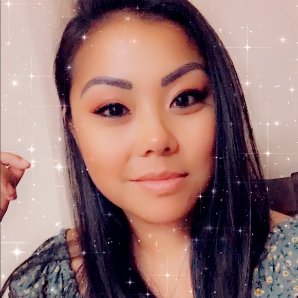 Profile Picture of Laiyoon Tang (@laiyoon) on Poshmark