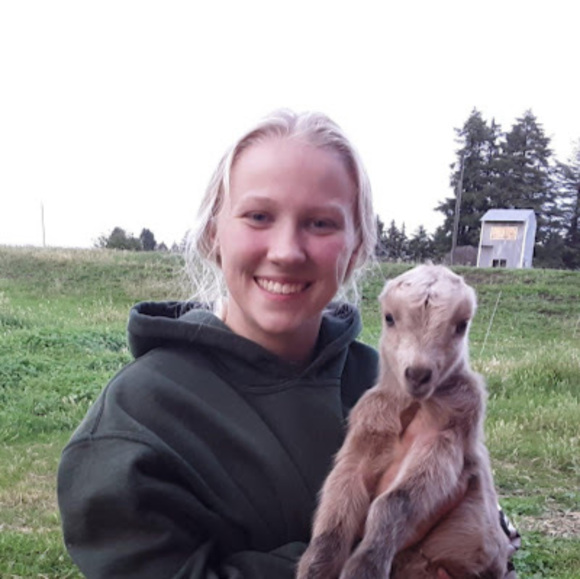 Profile Picture of Lola Baerlocher (@baerlocherlola) on Poshmark