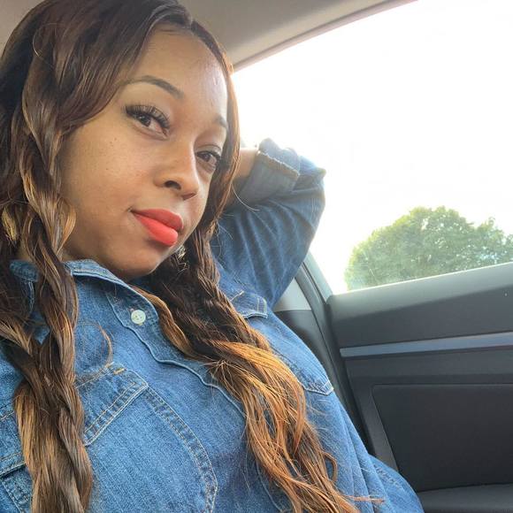 Profile Picture of Tamika Fields (@5ummer85) on Poshmark
