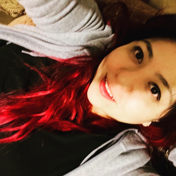 Profile Picture of Nancy Bell (@nancho_fb) on Poshmark