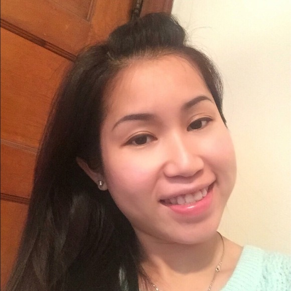 Profile Picture of Cuc Nguyen (@cucnguyen1748) on Poshmark