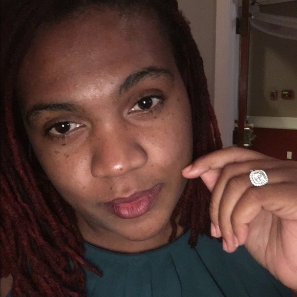 Profile Picture of Phabyola Michel (@msphabz) on Poshmark