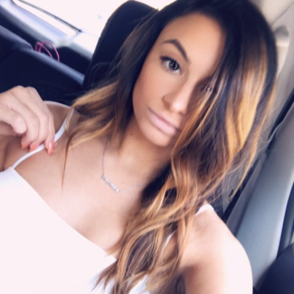 Cassie Keenan - Poshmark Profile Picture of Cassie Keenan (@cnkeenan515) on Poshmark