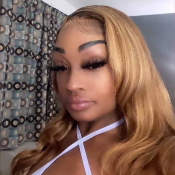 Profile Picture of Krystal Maxwell (@krystal009) on Poshmark