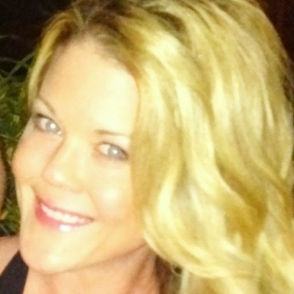 Profile Picture of J Aulgur (@jaulgur) on Poshmark