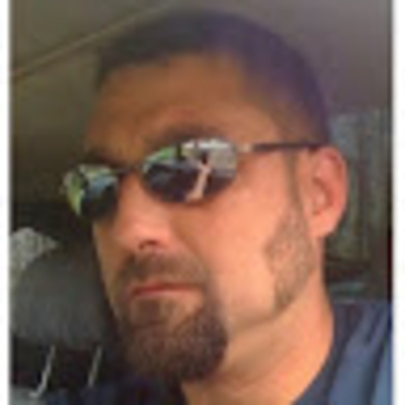 Profile Picture of Dustin Ritchie (@dustinr74) on Poshmark