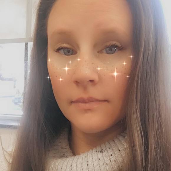 Profile Picture of Jamie Boyce (@jamie_boyce) on Poshmark