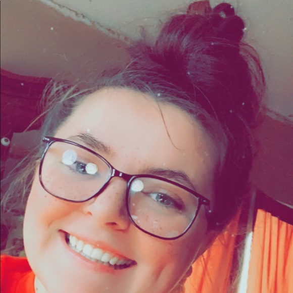 Profile Picture of Ashlyn Wilkinson (@ash_wilkinson1) on Poshmark