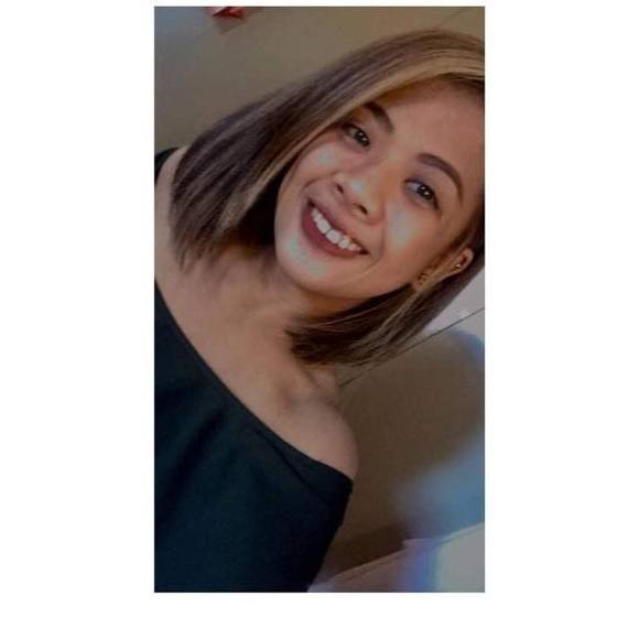 Profile Picture of Roksan Mecono (@roksanalou) on Poshmark