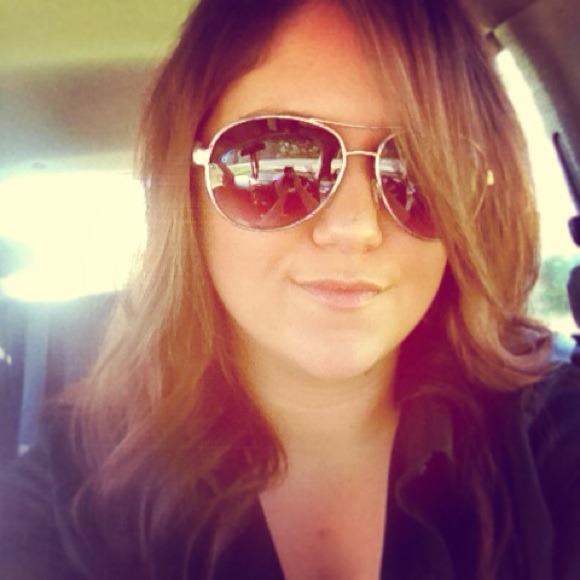 Profile Picture of Cortney May (@cmay29) on Poshmark