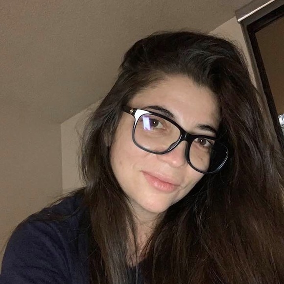 Profile Picture of Ivone Gomez (@igomezrubi) on Poshmark