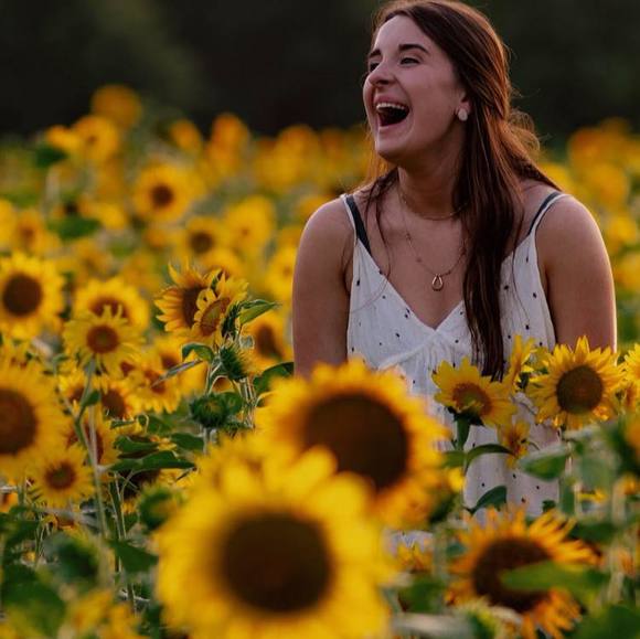 Profile Picture of Kailey Jones (@thekaileyjones) on Poshmark