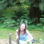 Profile Picture of Teri Cunningham (@dewlilies.teri) on Instagram