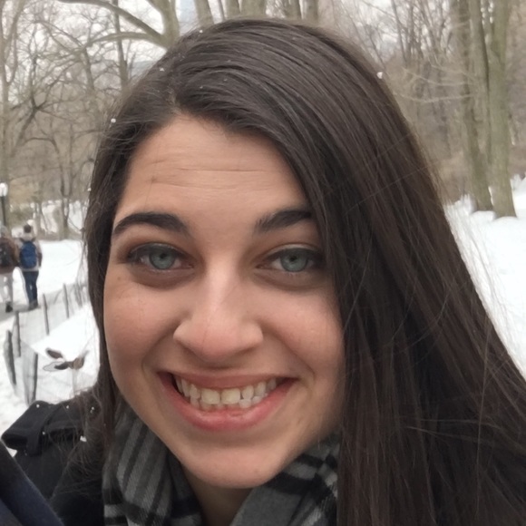 Alanna Lipschutz - Poshmark Profile Picture of Alanna Lipschutz (@alannawolfe) on Poshmark