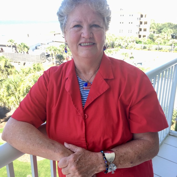 Profile Picture of Donna Wyatt (@donnawyatt2013) on Poshmark