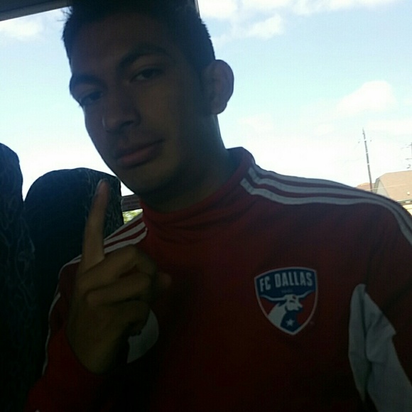Profile Picture of Rene Arroyo (@fksolqfk) on Poshmark
