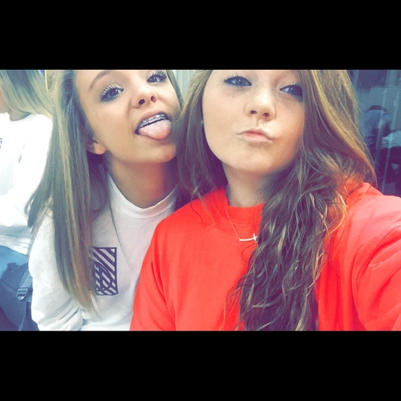 Profile Picture of Kelsey Boshart (@kelseyy5678) on Poshmark