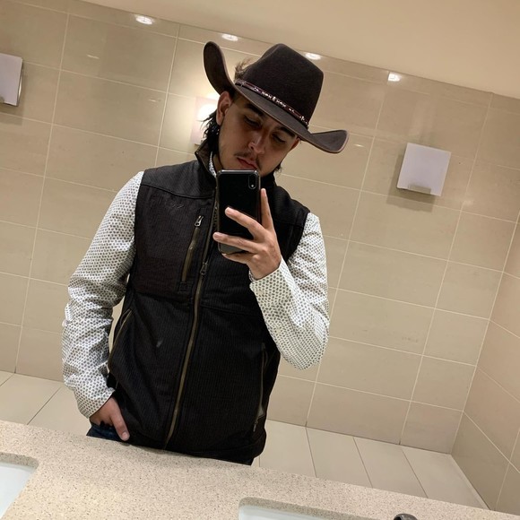 Profile Picture of Kevin Ayala (@kayala97) on Poshmark