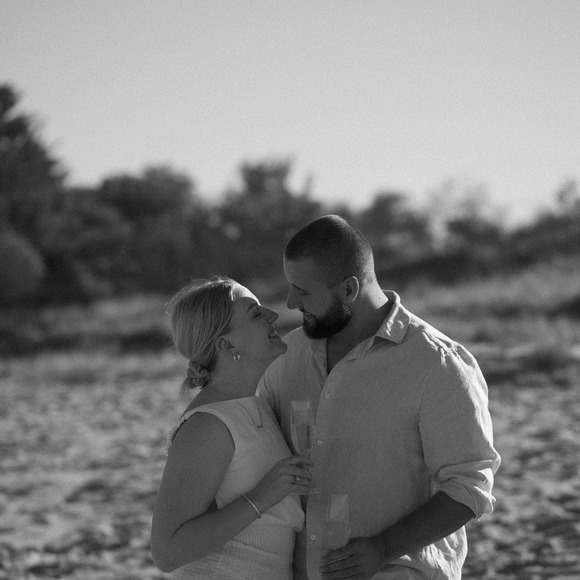 Profile Picture of Madi Brazenor (@brazenors) on Poshmark