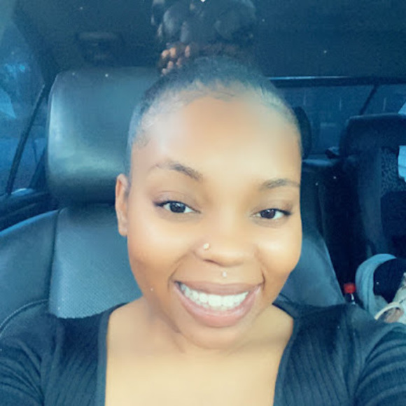 Profile Picture of Candice Hicks (@queenabdullah29) on Poshmark