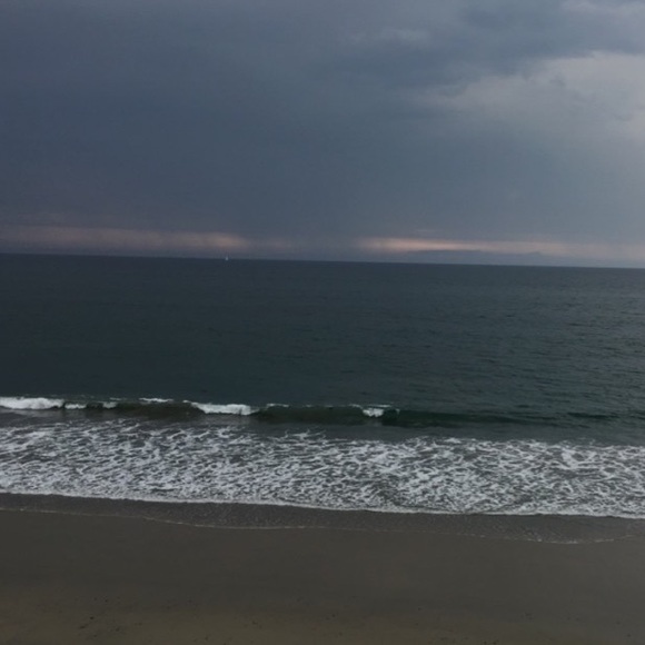 Profile Picture of Hana Hoiles (@hana_susan) on Poshmark