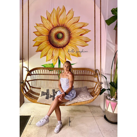 Abbey Hales - Poshmark Profile Picture of Abbey Hales (@abbzstar101) on Poshmark