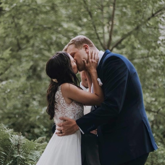 Profile Picture of Emily Herschel (@emilyb1494) on Poshmark