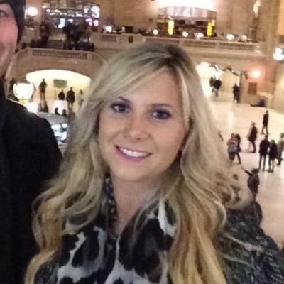 Profile Picture of Ashlee Hicks (@AshleeNickelson) on Twitter