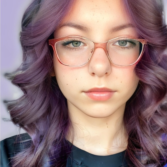 Hailah Birk - Poshmark Profile Picture of Hailah Birk (@hailahbirk) on Poshmark