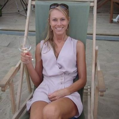 Profile Picture of Hazel Brown (@hoopoe_swana) on Twitter